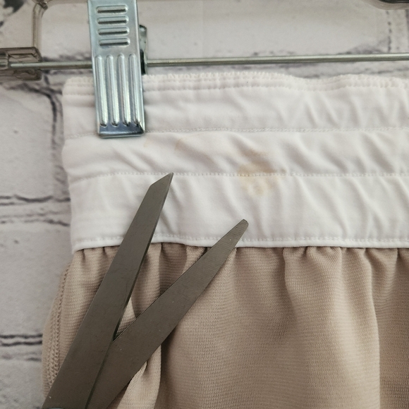 Lululemon Tracker Short - Picture 13 of 13